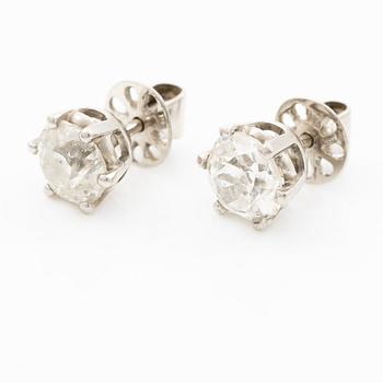 Earrings, a pair, Atelier ajour, platinum with old-cut diamonds.