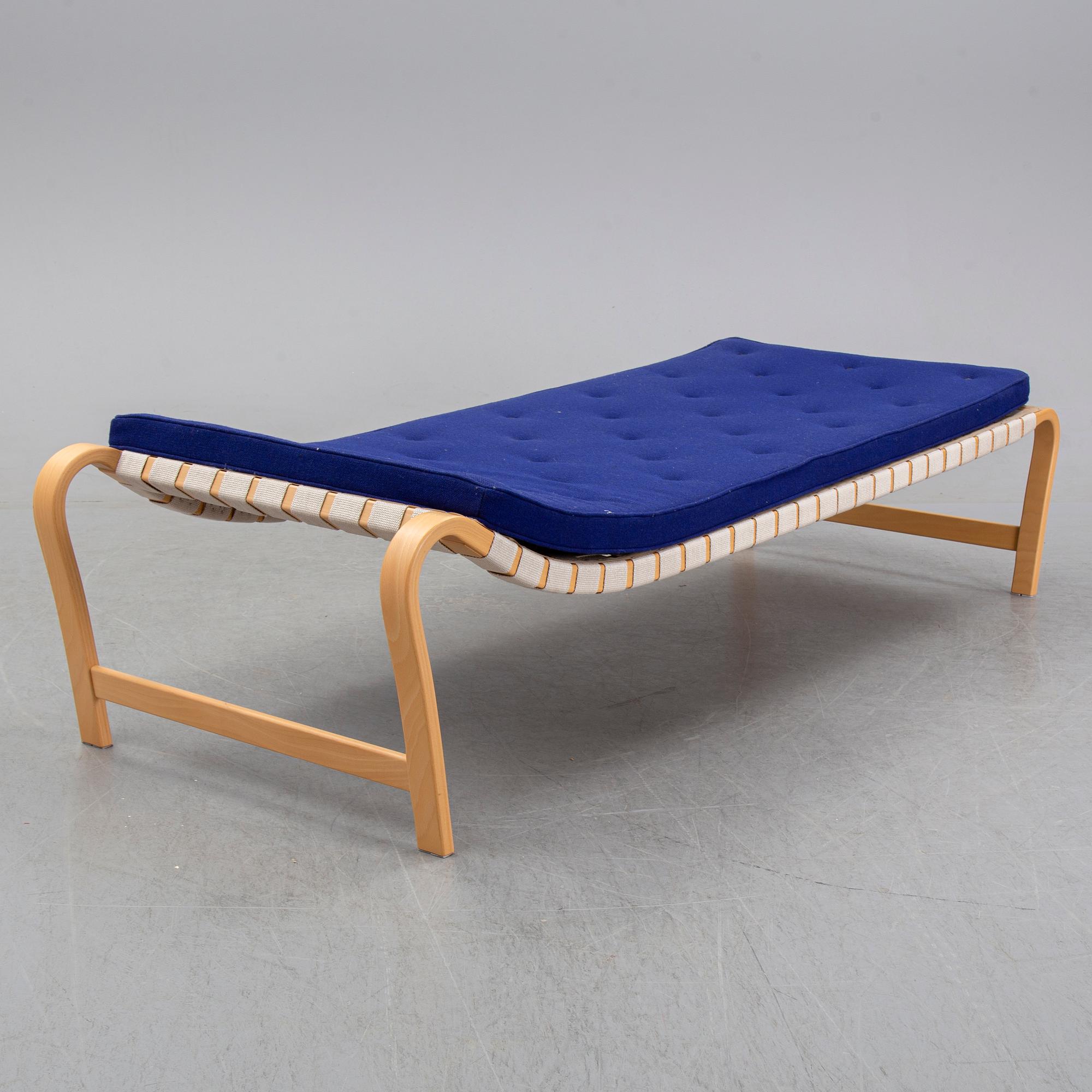 A 'Paris' daybed by Bruno Mathsson for Bruno Mathsson International 2011.