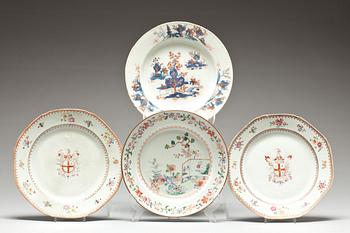 TALLRIKAR, 2+1+1. Porslin, Kina Qianlong(1736-95).