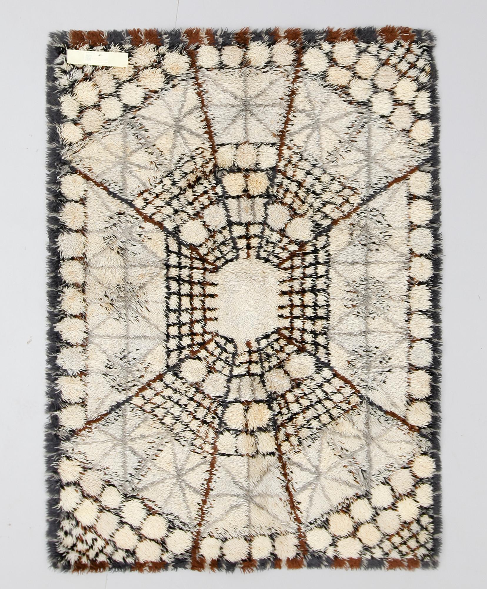 MATTA, rya, Marianne Richter för Östergyllen. 190 x 140 cm.