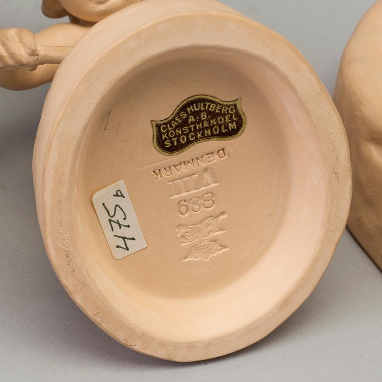 FIGURER, tre stycken, porslin samt keramik, Royal Copenhagen, Bing & Gröndahl samt Ibsen Enke, 1900-tal.