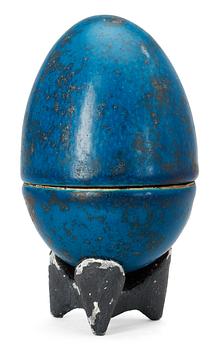 746. A Hans Hedberg faience egg, Biot, France.