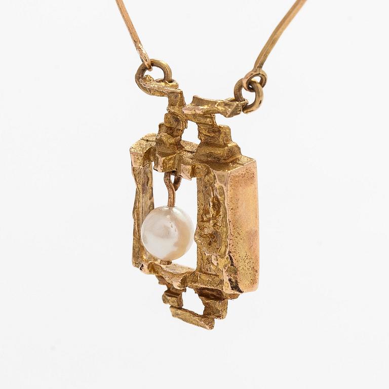 Björn Weckström, "Magic pearl," necklace, cultured pearl, 14K gold, Lapponia 1968.