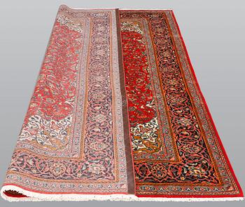 A carpet, Sarouk, ca 300 x 202 cm.