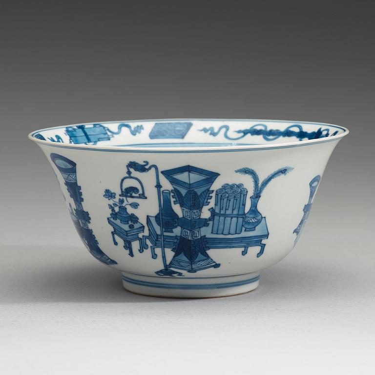 A blue and white bowl, Qing dynasty, Kangxi (1662-1722).