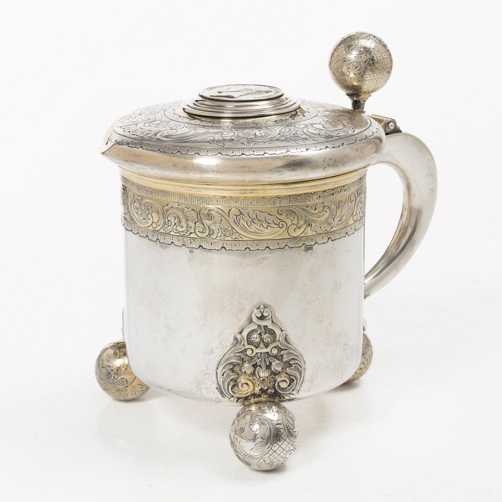C.G. Hallberg, Dryckeskanna, silver, Stockholm 1928.