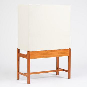 Josef Frank, a cabinet model 2192, Firma Svenskt Tenn, post 1985.