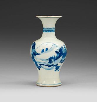 16. A blue and white vase, Qing dynasty Kangxi (1662-1722).