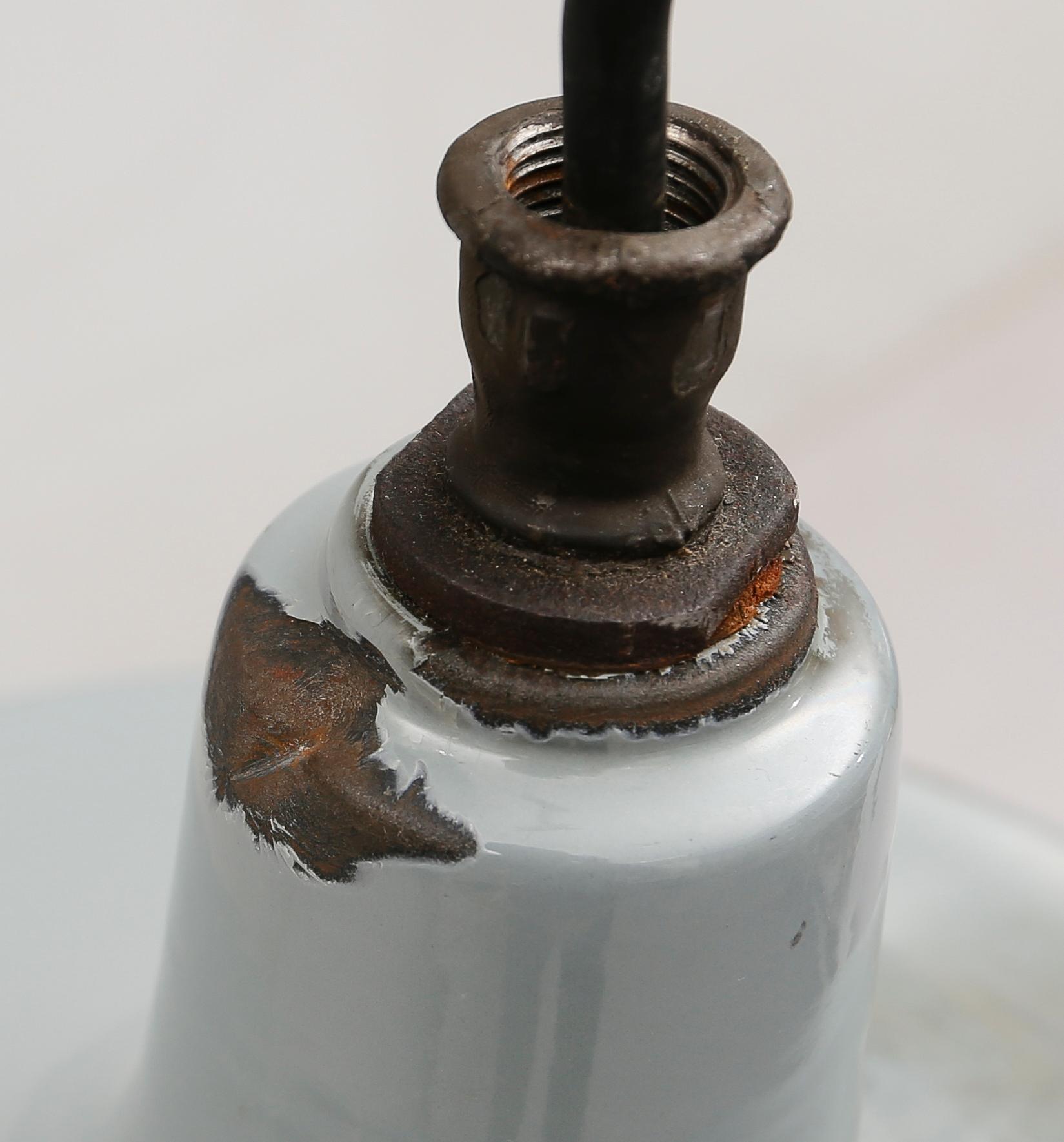 INDUSTRILAMPOR, 2 st, emalj, 1900-talets första hälft. Höjd 44 cm.