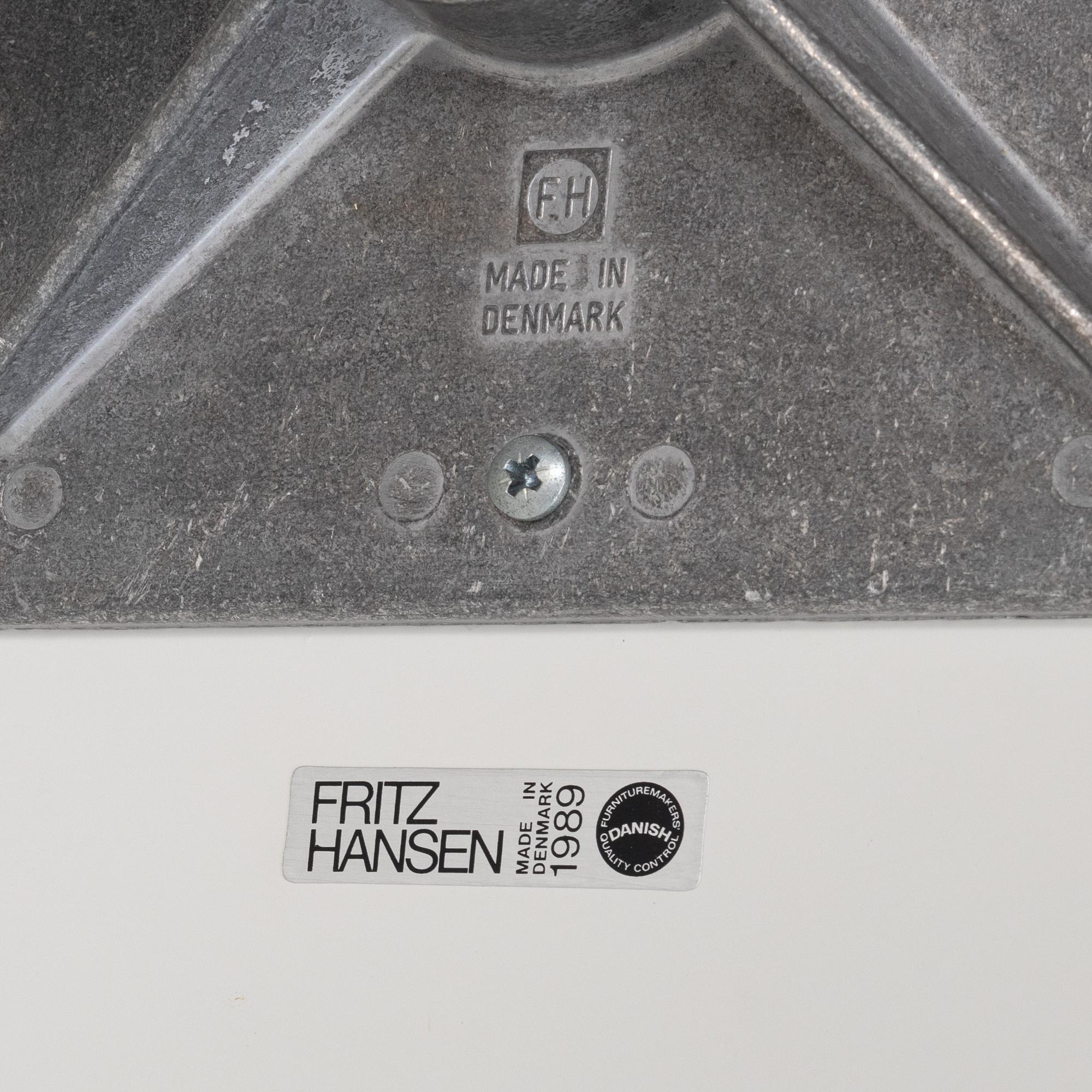 Bruno Mathsson & Piet Hein, a 'Supercirkel' table, Fritz Hansen, 1989.