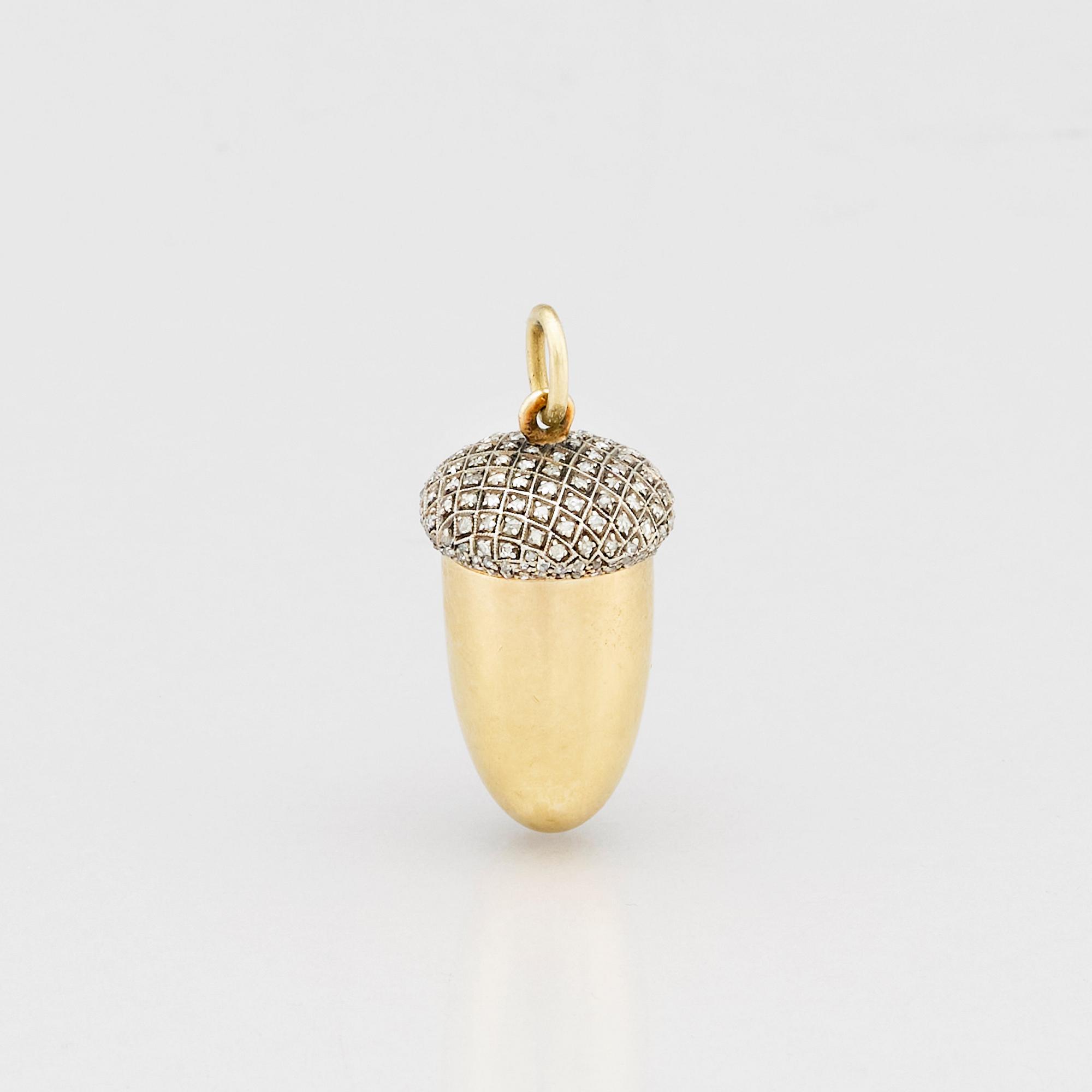 A jeweled gold pendant locker, with a cigarette holder, St. Petersburg 1908-1917.