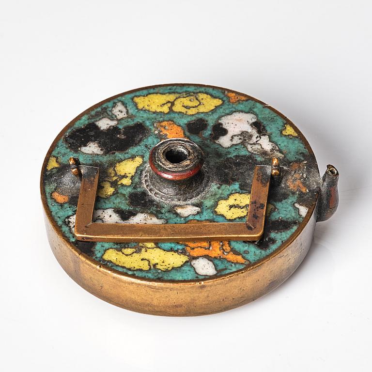 A miniature cloisonné water dropper/pot, Qing dynasty.