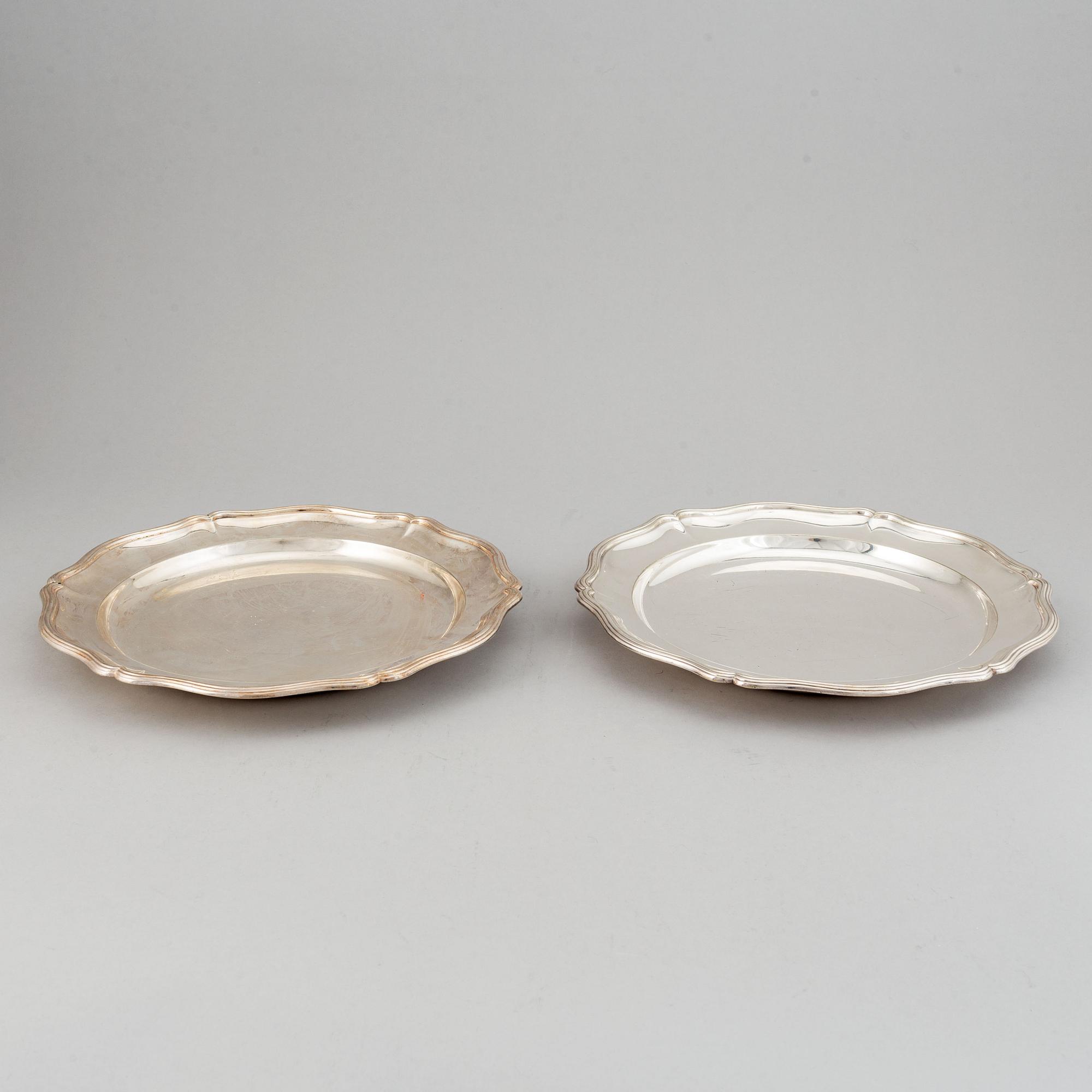 Bricka och Fat 2 st, nysliver, 1900-tal. Rokoko-stil.