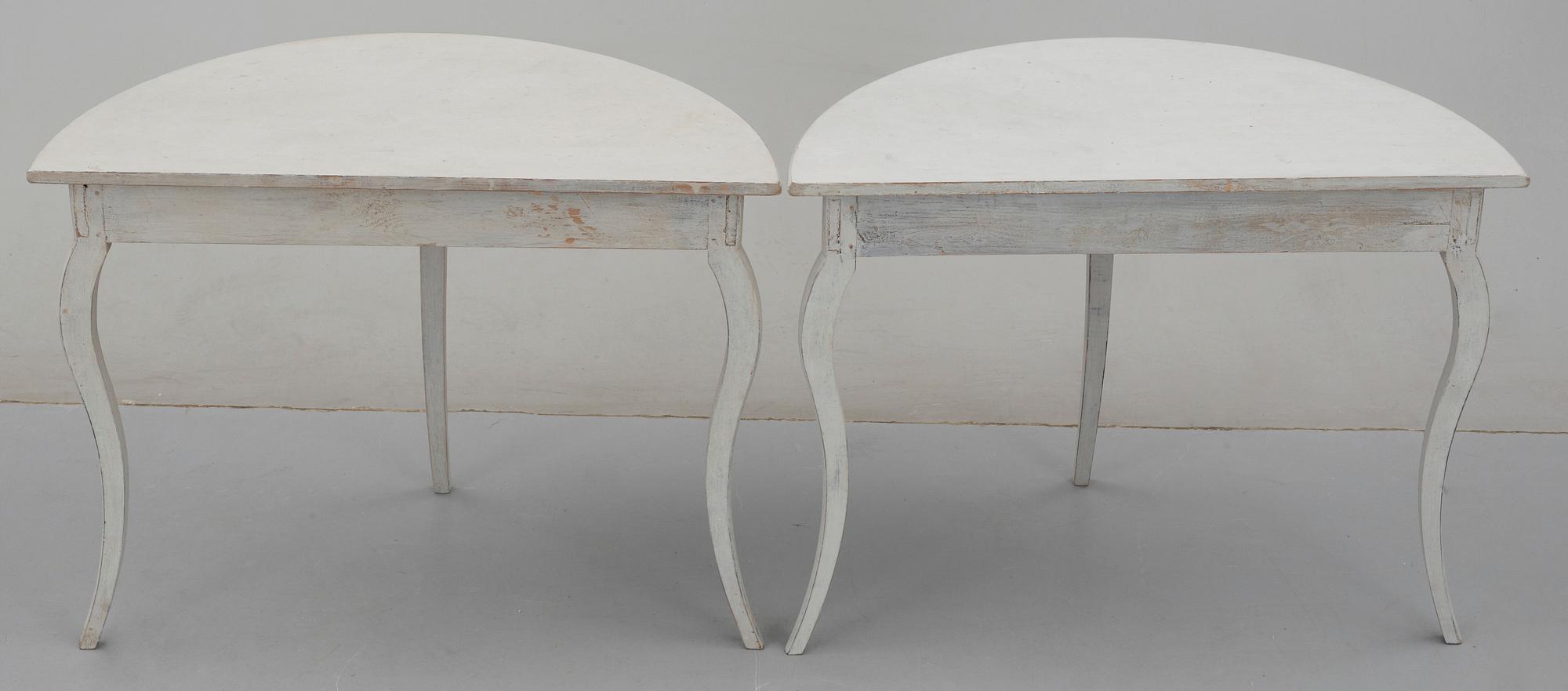 HALVMÅNEBORD, ett par, nyrokoko, 1800-talets andra hälft.