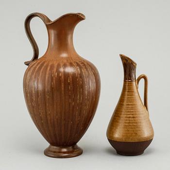 Two stoneware jugs by Gunnar Nylund from the latter half of the 20th century.