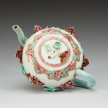 A famille rose teapot with cover, Qing dynasty, Qianlong (1736-95).