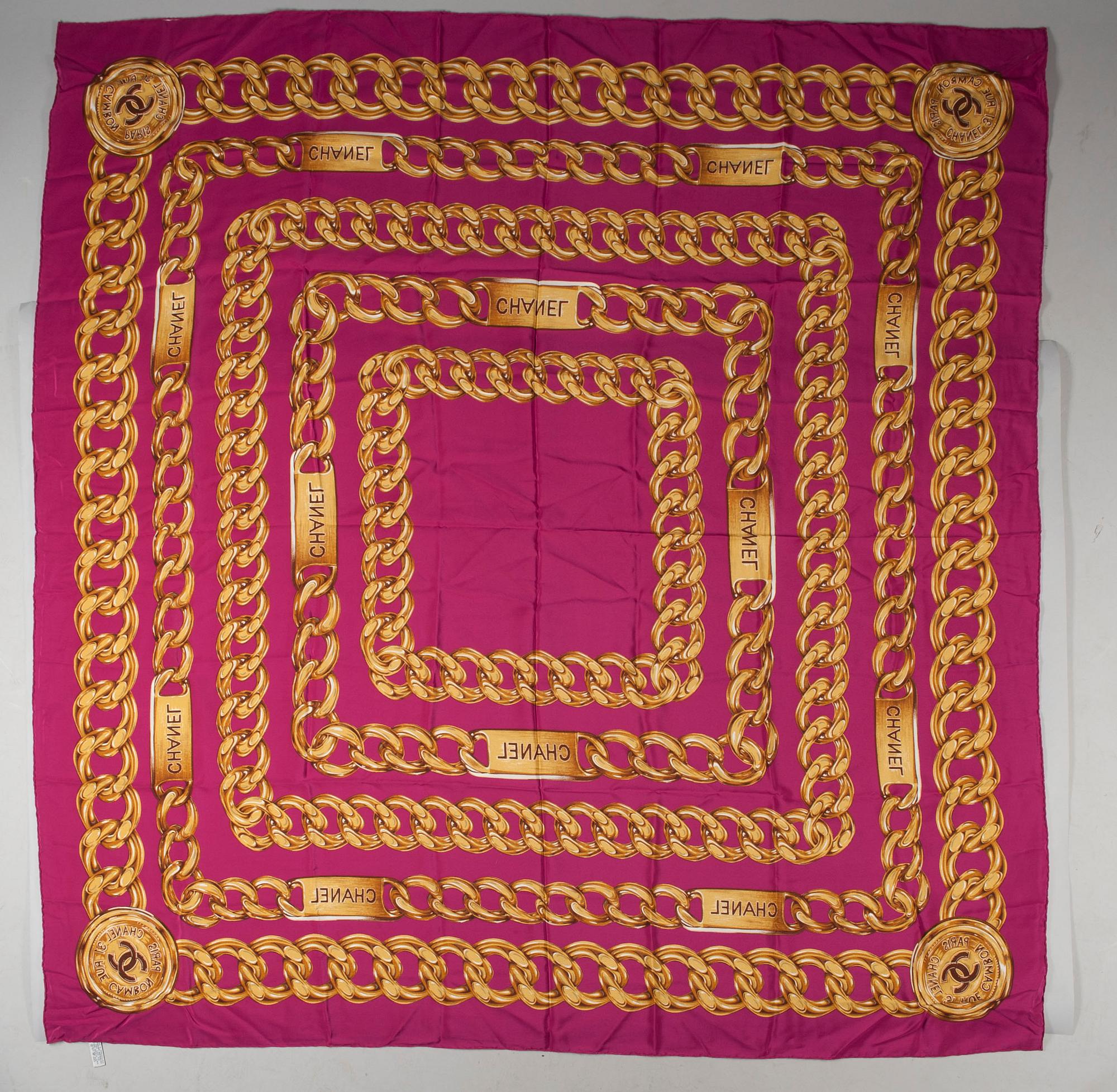 SCARF, Chanel.
