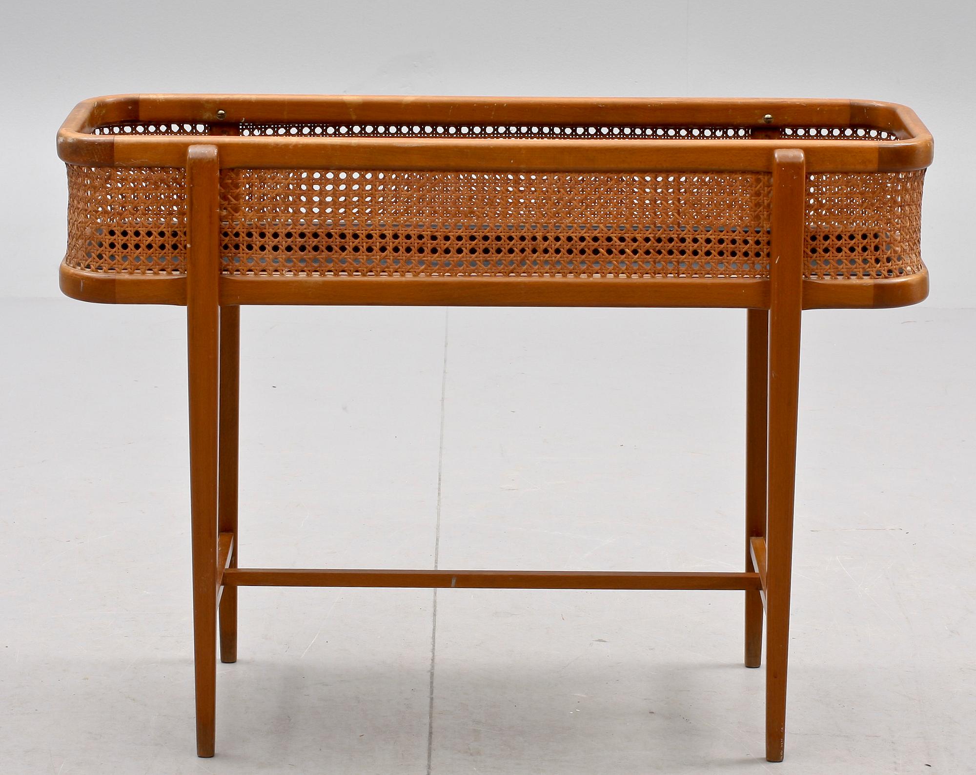 BLOMSTERBORD, 1900-talets mitt.