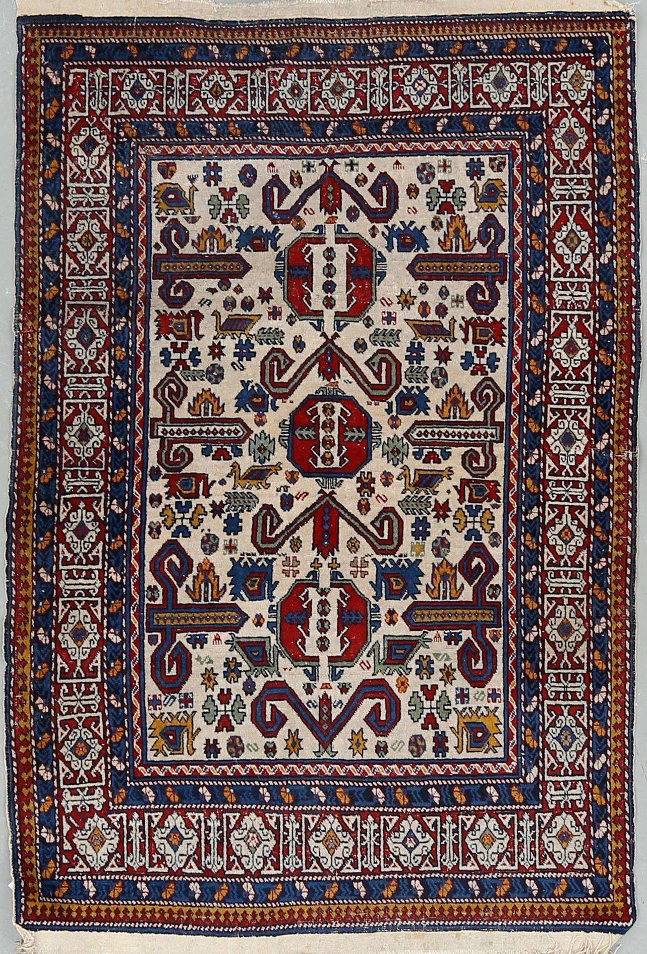 MATTA, semiantik Shirvan. Ca 156x110.