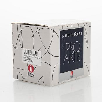 Oiva Toikka, vuosikuutio 2000, signeerattu Oiva Toikka Nuutajärvi 2000, 925/2000.