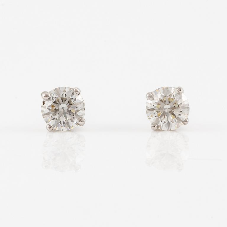 Earrings, 18K white gold with brilliant-cut diamonds totalling 0.72 ct, accompanied by GIA dossier.