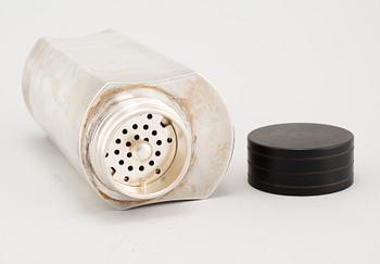 SHAKER, nysilver, Folke Ahrström, Guldsmedsaktiebolaget GAB, Stockholm, 1900-talets första hälft.