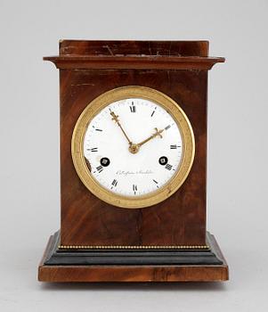 BORDSPENDYL, Karl Johan. Callerström, Stockholm, 1800-tal.