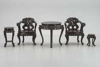 MÖBELGRUPP, 5 delar. Orientaliska, Japan. 1900-tal.