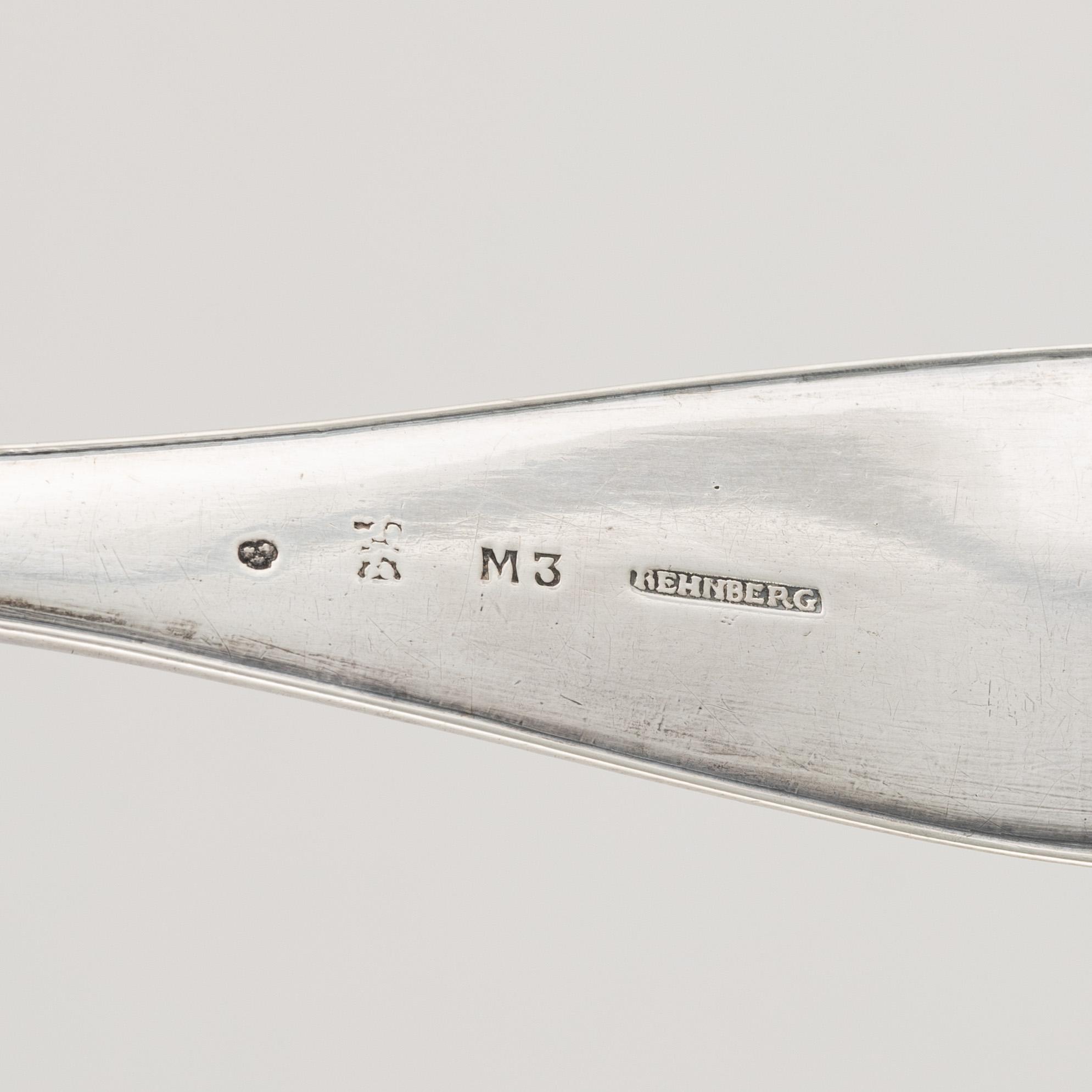 Soppslev samt ragusked, silver, Norrköping 1800-talets första hälft.