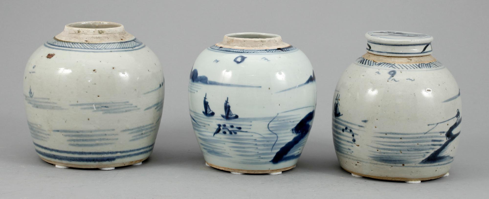 BOJANER / INGEFÄRSKRUS, 3 st, porslin. Kina.