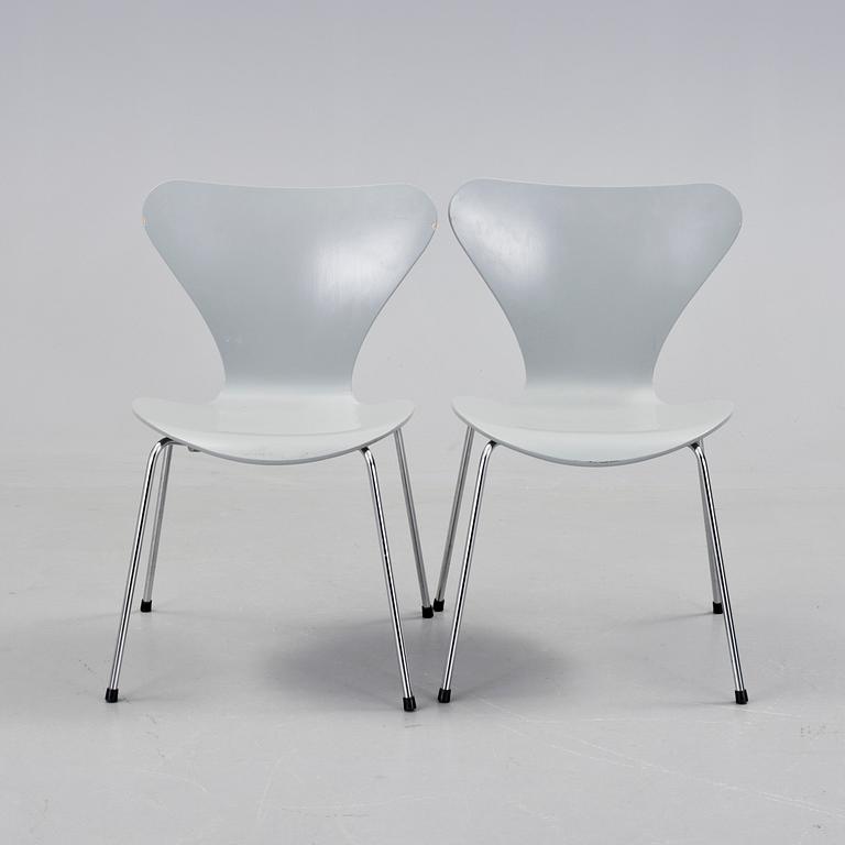 STOLAR, 2 st, "Sjuan", Arne Jacobsen, Fritz Hansen 1989.