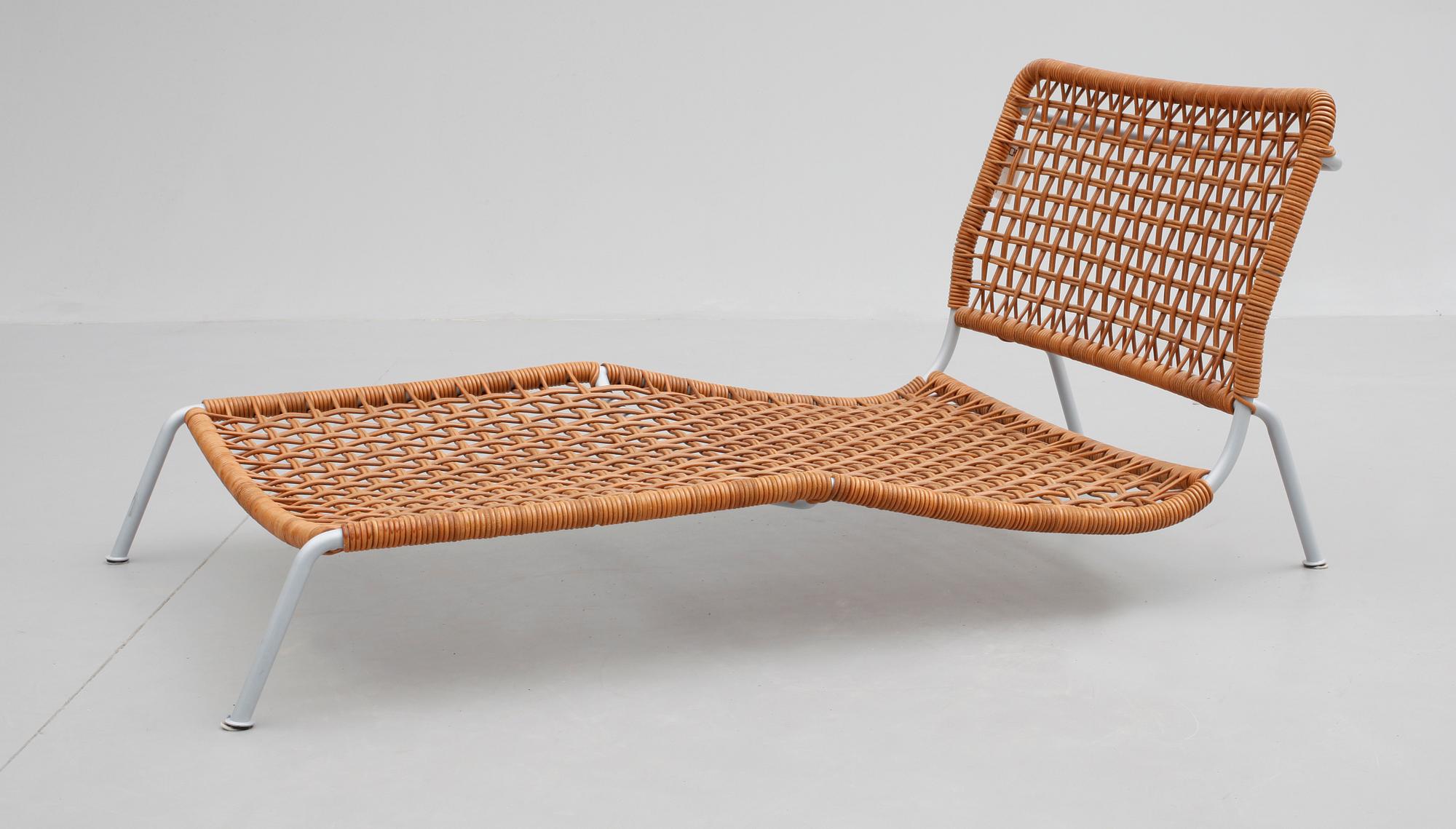 DAGBÄDD, "Frog Lounge Chaise", Piero Lissoni, Living Divani.