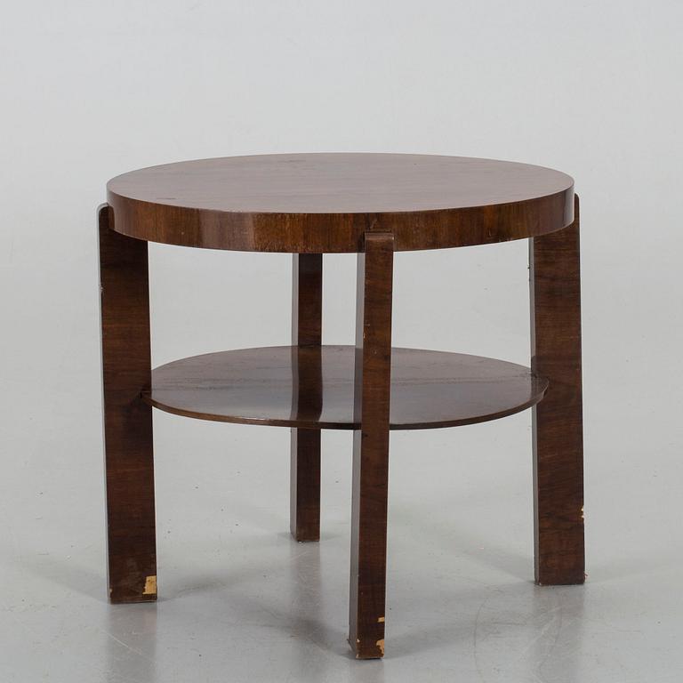 A MID 20TH CENTURY TABLE.