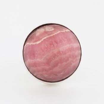 CECILIA JOHANSSON, Göteborg, 1993, a cacochon cut rhodochrosite ring.