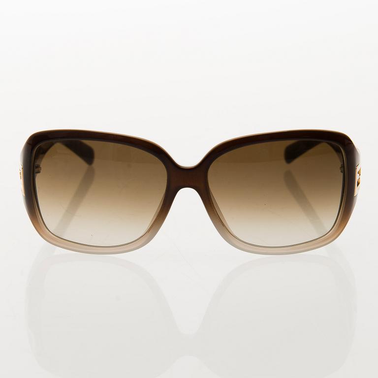FENDI SUNGLASSES.