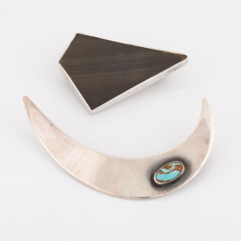 Acke Tötterman, broosches, 2 st silver.