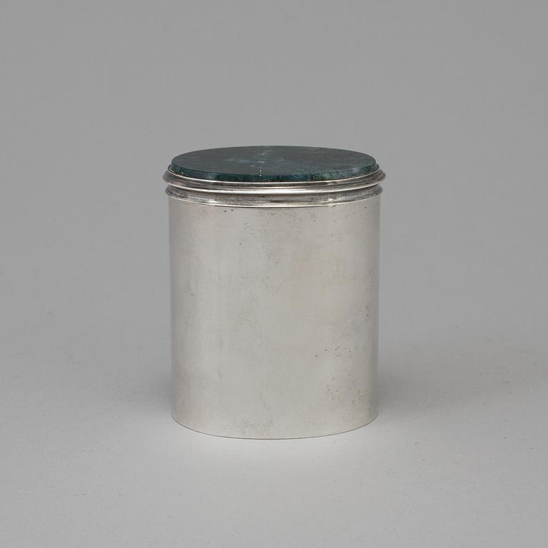 ATELIER BORGILA, burk med lock, silver 925/1000 och agat, Stockholm 1968.