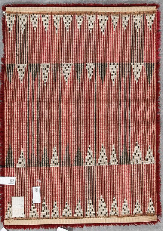 MATTA, rya, Marianne Richter, Östergyllen 135x95 cm.