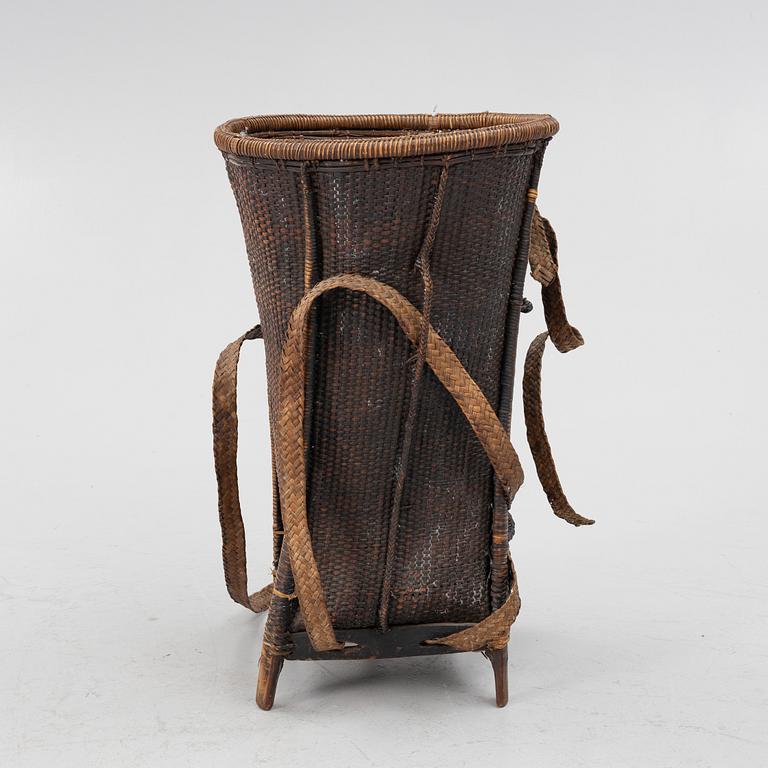 A Vietnamese basket, late 19th century around 1900.
