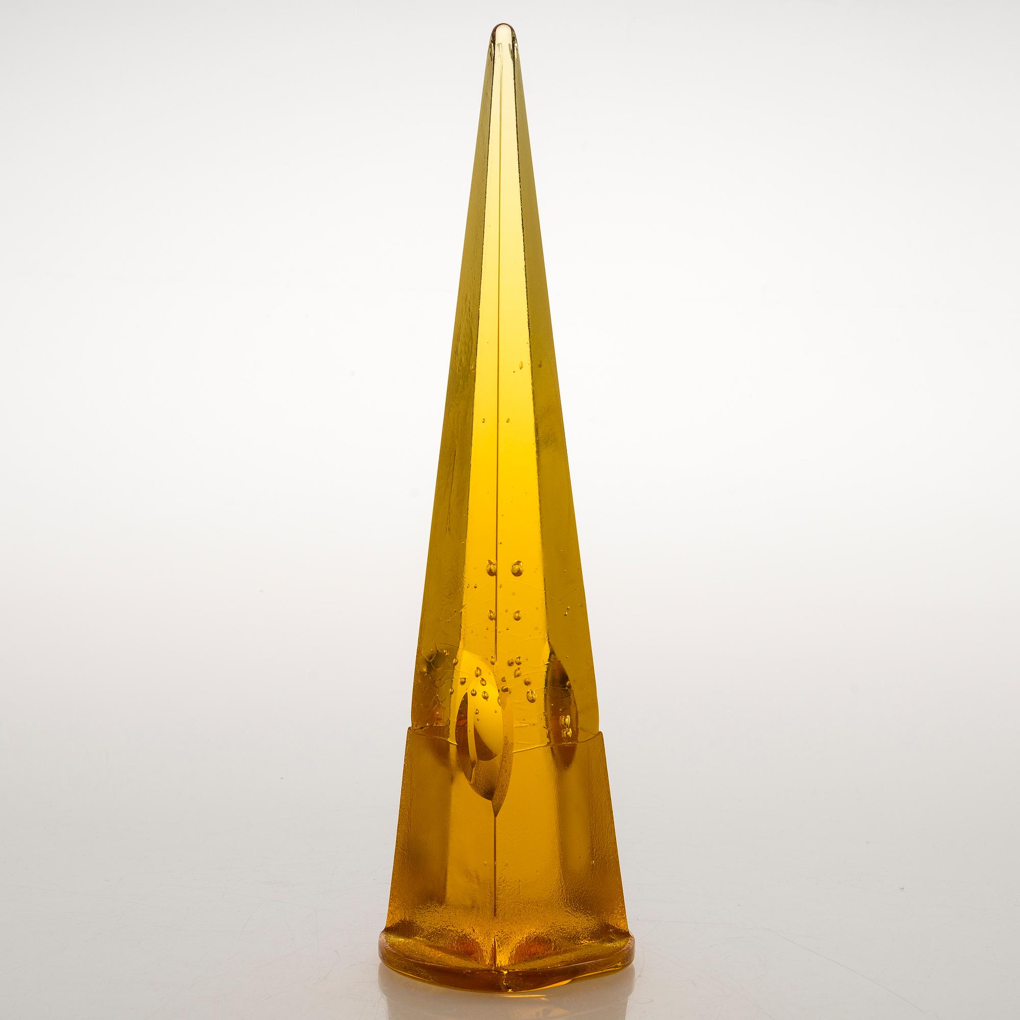 OIVA TOIKKA, an art glass signed Oiva Toikka Nuutajärvi.