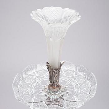 PRAKTSKÅL / UPPSATSSKÅL MED VAS, glas, försilvrad mässing och metall, 1800-talets slut och 1900-tal.