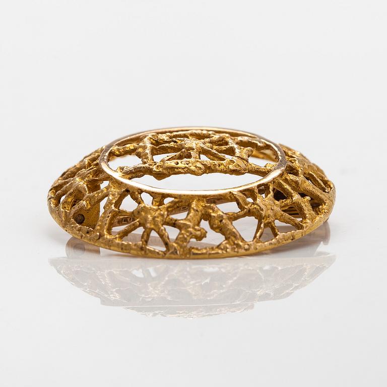 Pentti Sarpaneva, brooch, 14K gold.