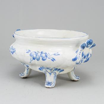 A Swedish Marieberg tureen, 18th Century.