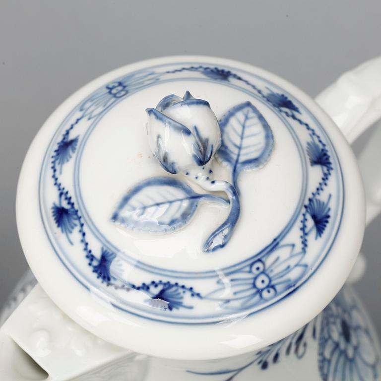 SERVISDELAR, porslin, ca 37 + 11 delar, Meissen, Tyskland 1900-tal.