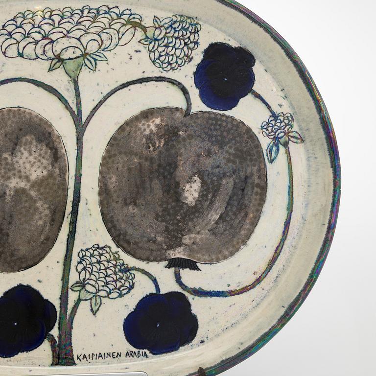Birger Kaipiainen, a ceramic decorative dish signed Kaipiainen Arabia.