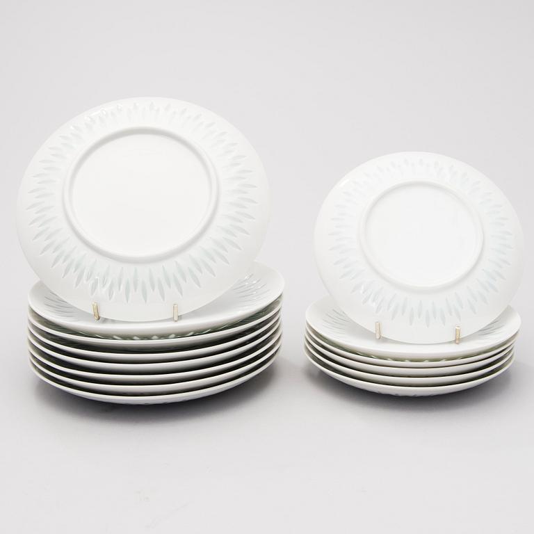 A 40-piece set of tableware in porcelain, signed F.H.Kj. Finland Arabia.