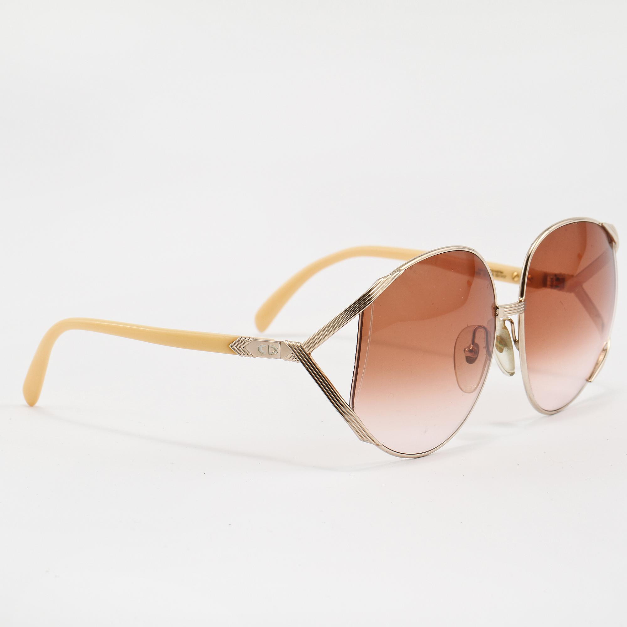 SOLGLASÖGON, Christian Dior, 1900-talets fjärde kvartal.