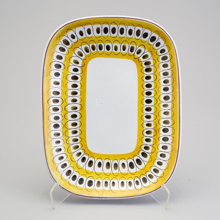 STIG LINDBERG, a faience dish, Gustavsberg 1950s.