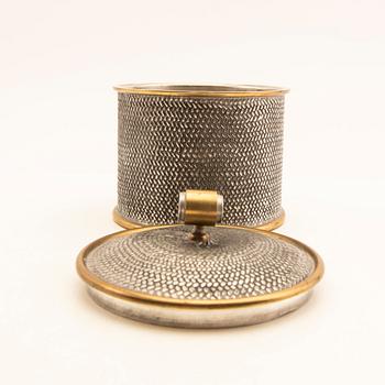 Estrid Ericson, tobacco box with lid, modell A2273, Firma Svenskt Tenn, Stockholm 1948.