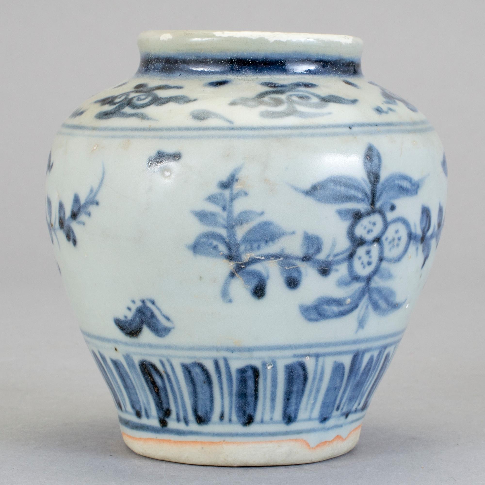 URNA, porslin, Kina, Ming (1368-1644).